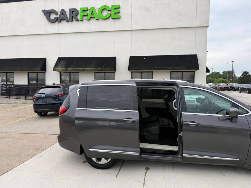 2017 Chrysler Pacifica Touring-L Plus