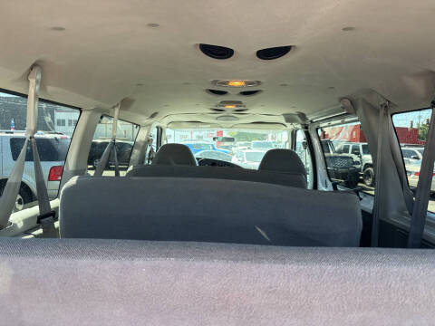2004 Ford E-Series E-350 SD XL