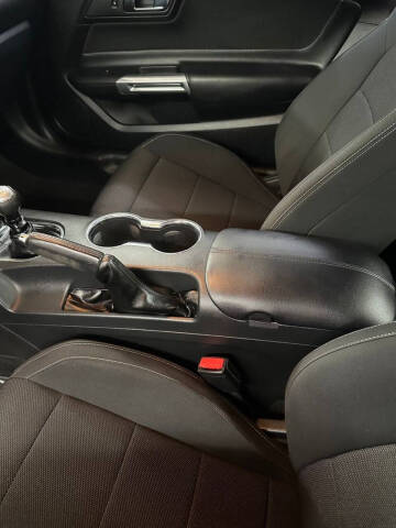 2015 Ford Mustang V6