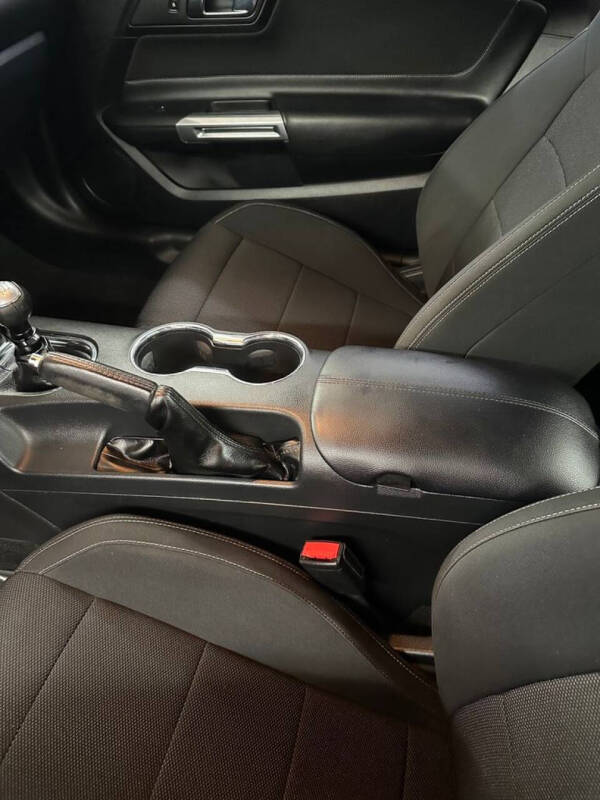 2015 Ford Mustang V6