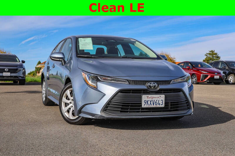 2024 Toyota Corolla LE's photo