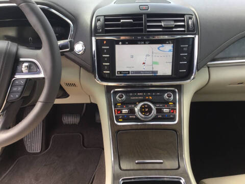 2019 Lincoln Continental Select