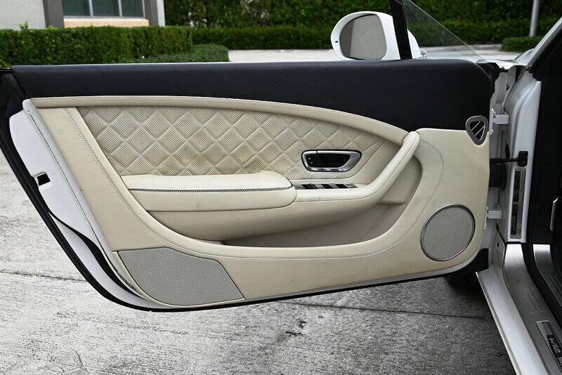 2017 Bentley Continental 33