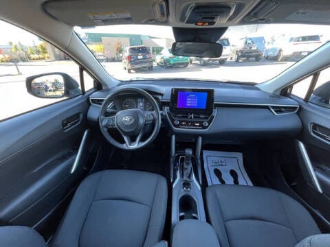 2024 Toyota Corolla Cross LE