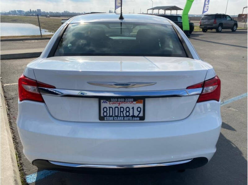 2012 Chrysler 200 LX