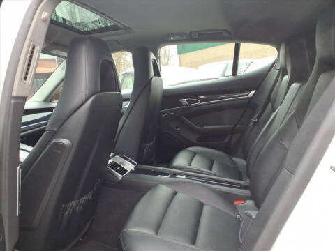 2015 Porsche Panamera 4