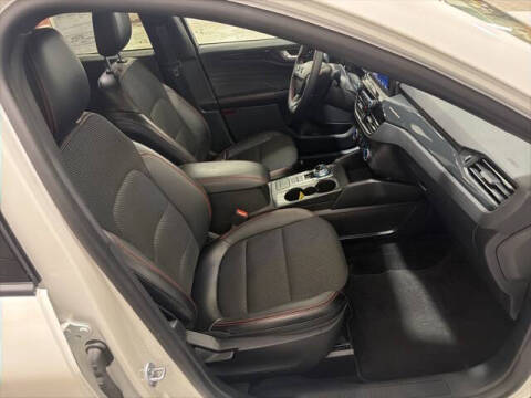 2025 Ford Escape Hybrid ST-Line Select