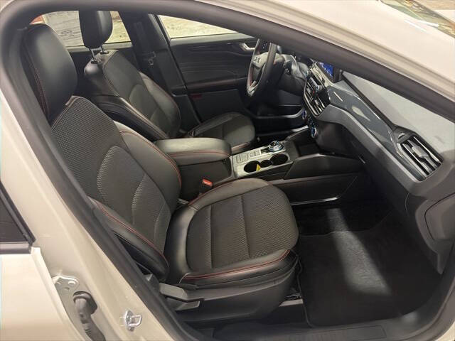 2025 Ford Escape Hybrid ST-Line Select