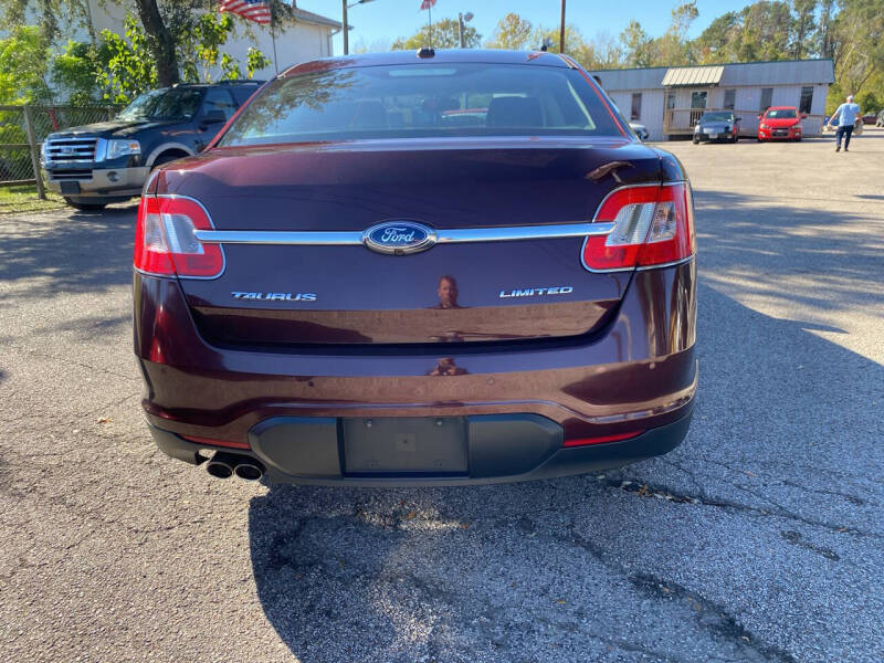 2011 Ford Taurus Limited photo 3