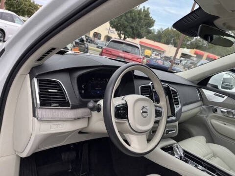 2023 Volvo XC90 Recharge T8 Ultimate Bright Theme 7P