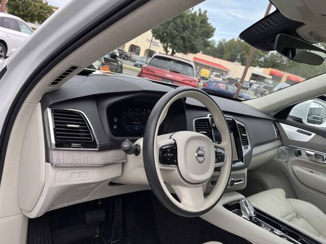 2023 Volvo XC90 Recharge T8 Ultimate Bright Theme 7P