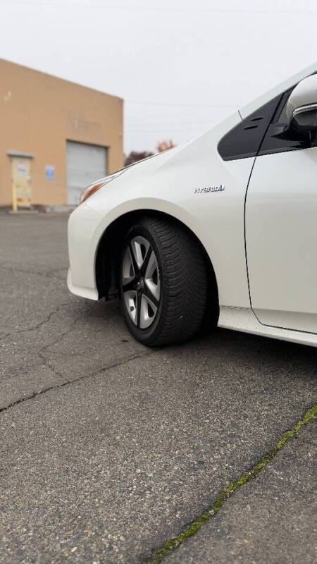 2018 Toyota Prius Four Touring