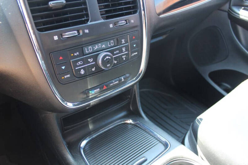 2016 Dodge Grand Caravan SXT Plus