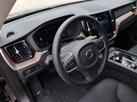 2022 Volvo XC60 B5 Momentum