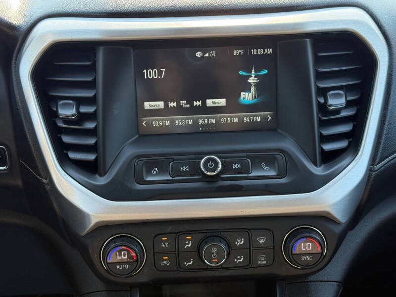 2017 GMC Acadia SLE-2