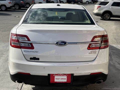 2013 Ford Taurus SEL