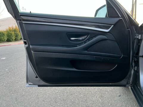 2011 BMW 5 Series 528i