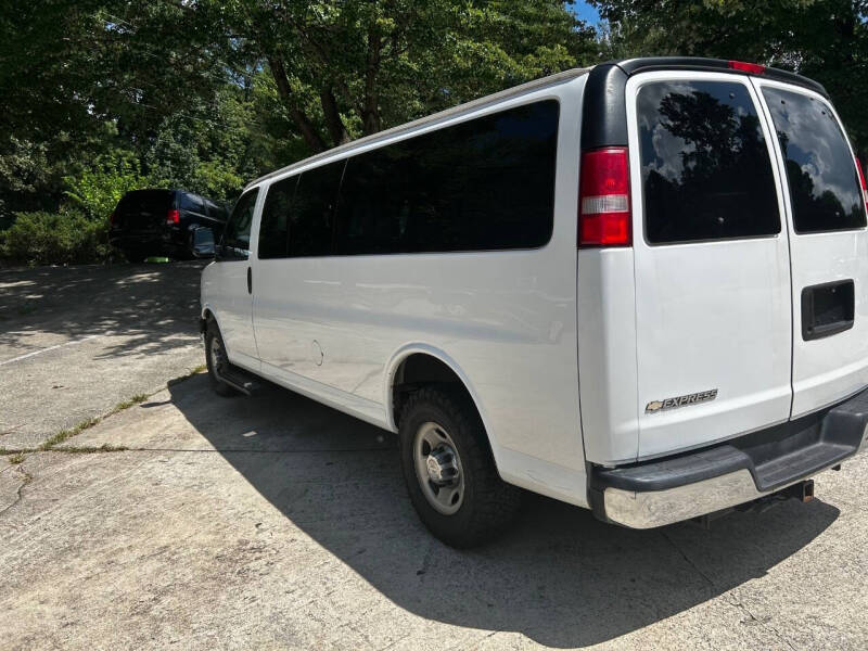 2017 Chevrolet Express LT 3500