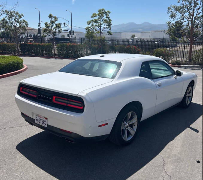 2015 Dodge Challenger SXT