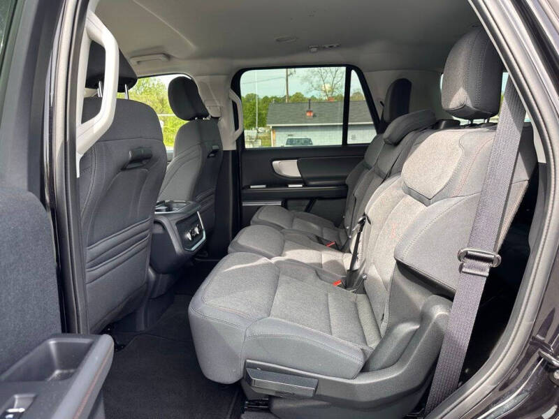 2025 Ford Expedition Active