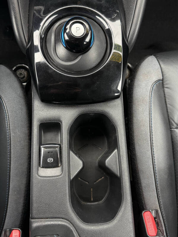 2022 Nissan LEAF SL PLUS