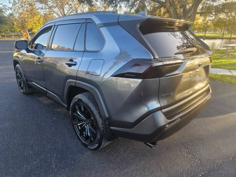 2021 Toyota RAV4 XLE photo 19