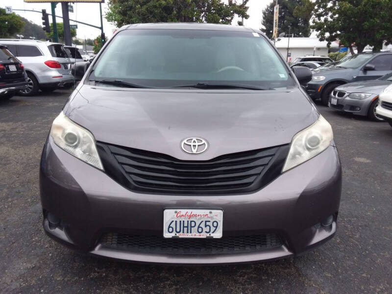 2011 Toyota Sienna Base 7-Passenger