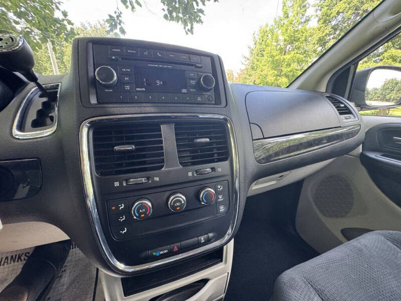 2016 Dodge Grand Caravan American Value Package