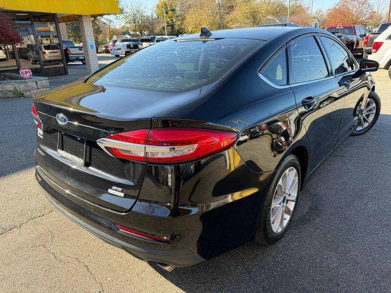 2020 Ford Fusion SE