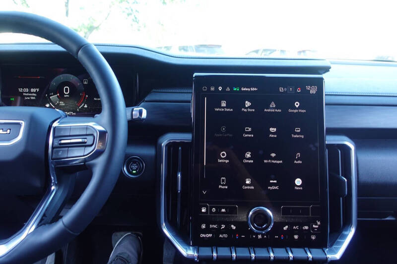 2025 GMC Acadia Elevation