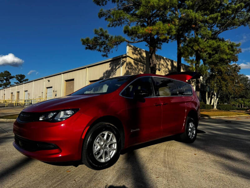 2025 Chrysler Voyager LX