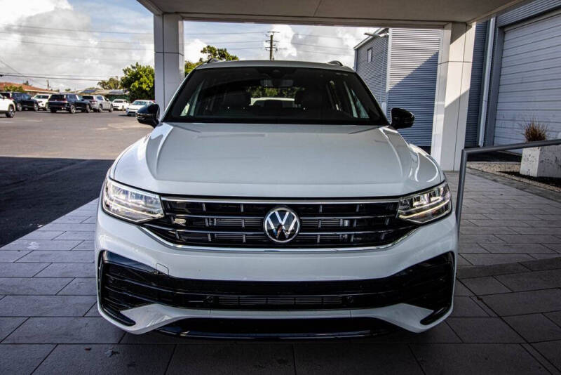 2024 Volkswagen Tiguan SE R-Line Black