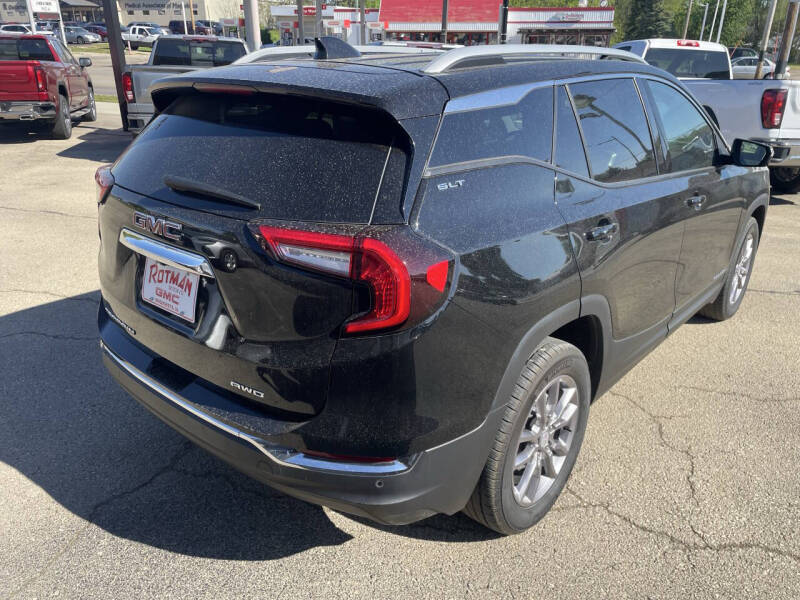 2024 GMC Terrain SLT