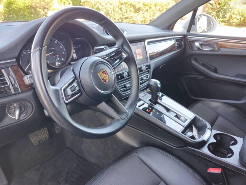 2022 Porsche Macan