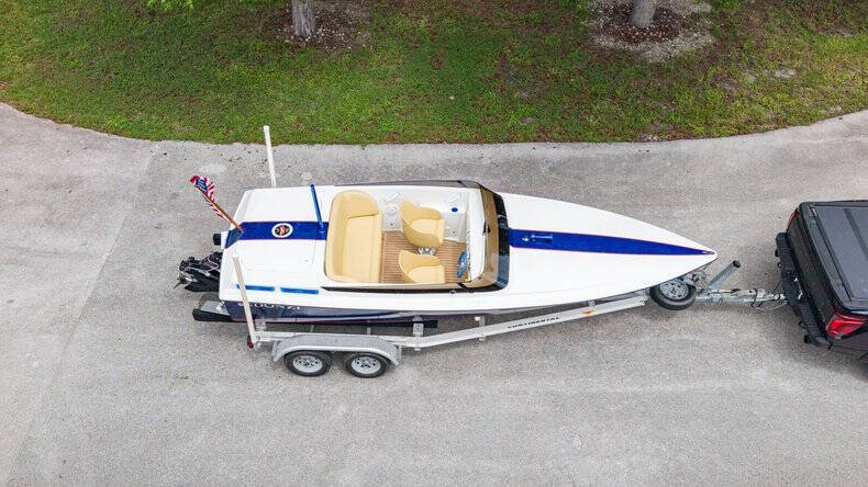 1986 Donzi Marine Minx 20'