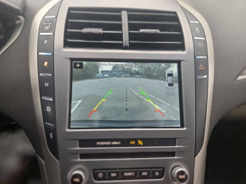 2017 Lincoln MKZ Select