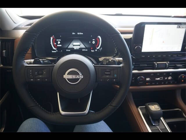 2025 Nissan Pathfinder Platinum