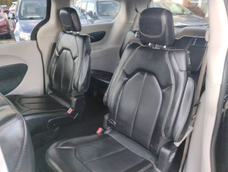 2020 Chrysler Voyager LXi