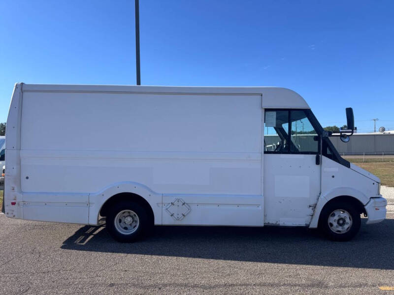 2014 Isuzu UTILIMASTER VAN