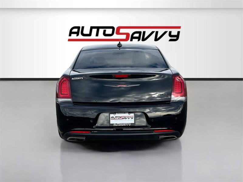 2022 Chrysler 300 S V6