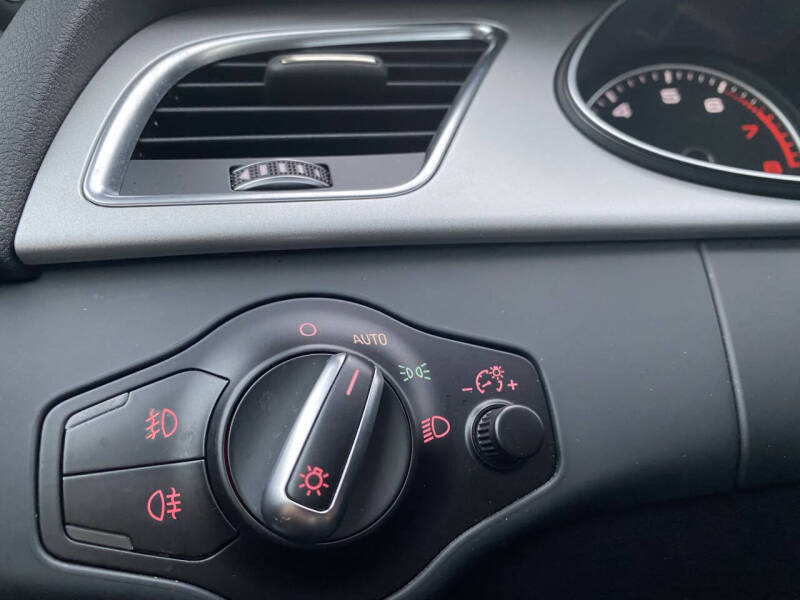 2016 Audi A4 2.0T quattro Premium Plus