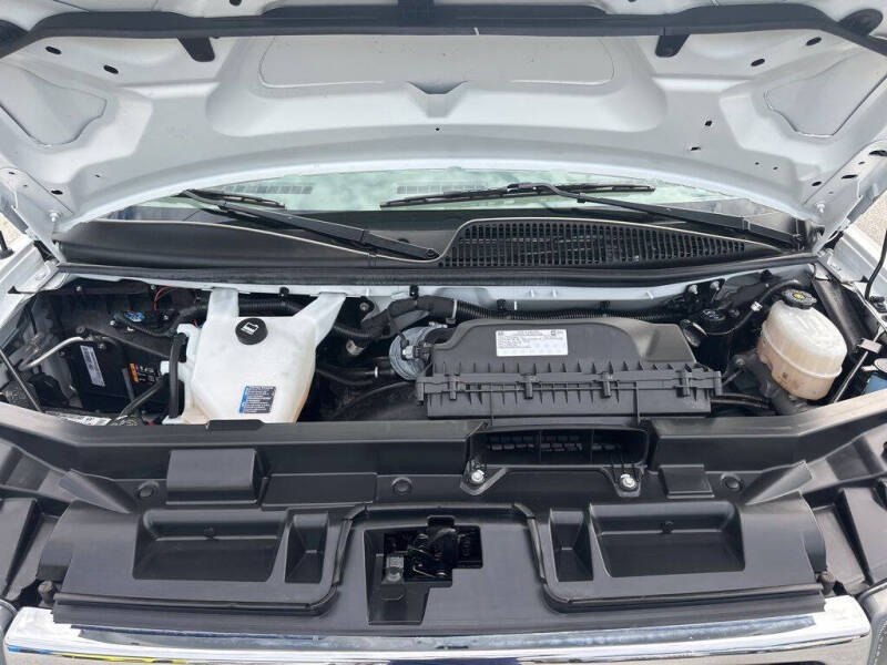 2023 GMC Savana 2500