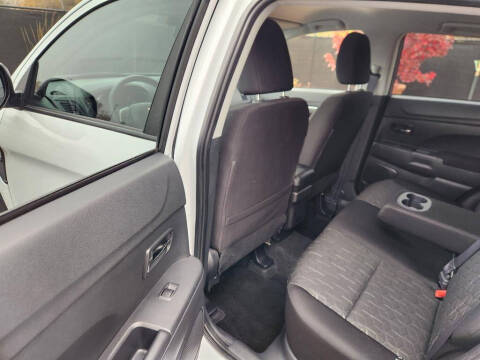 2024 Mitsubishi Outlander Sport ES