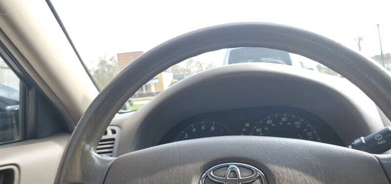 2004 Toyota Camry Standard