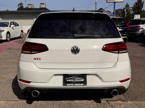 2019 Volkswagen Golf GTI S