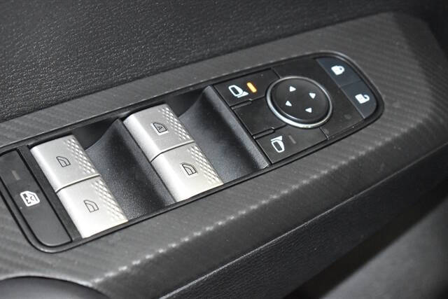 2024 Mitsubishi Outlander ES