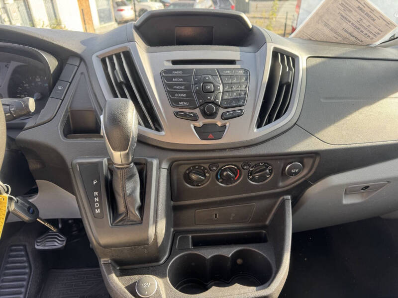 2018 Ford Transit 150 XLT