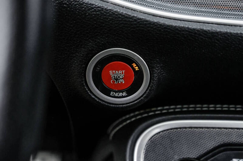 2015 Dodge Challenger SRT 392