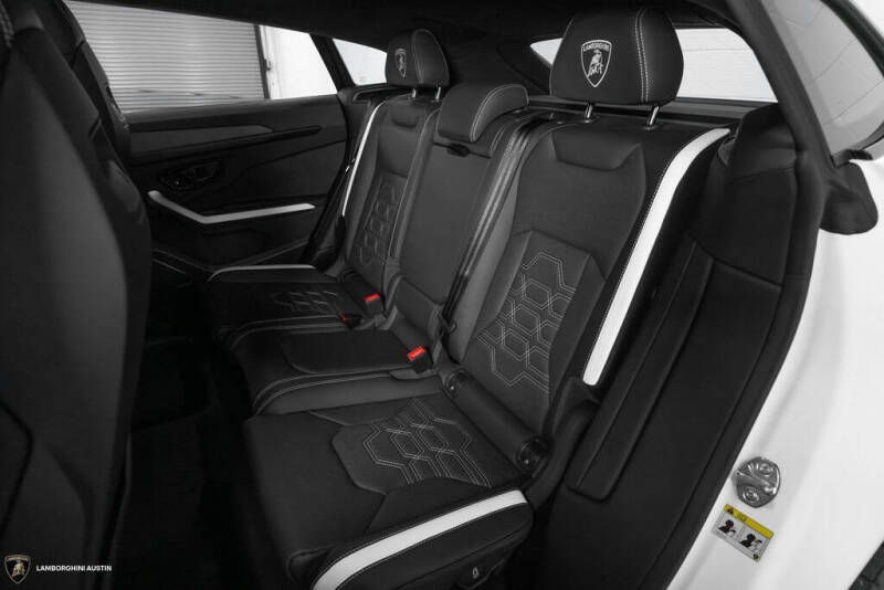 2025 Lamborghini Urus SE