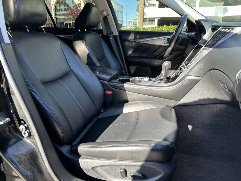 2015 Infiniti Q50 Premium